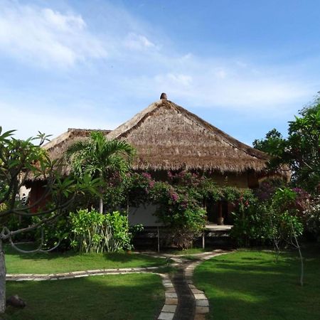 Sunia Loka Bungalows & Dive Center Pemuteran Esterno foto