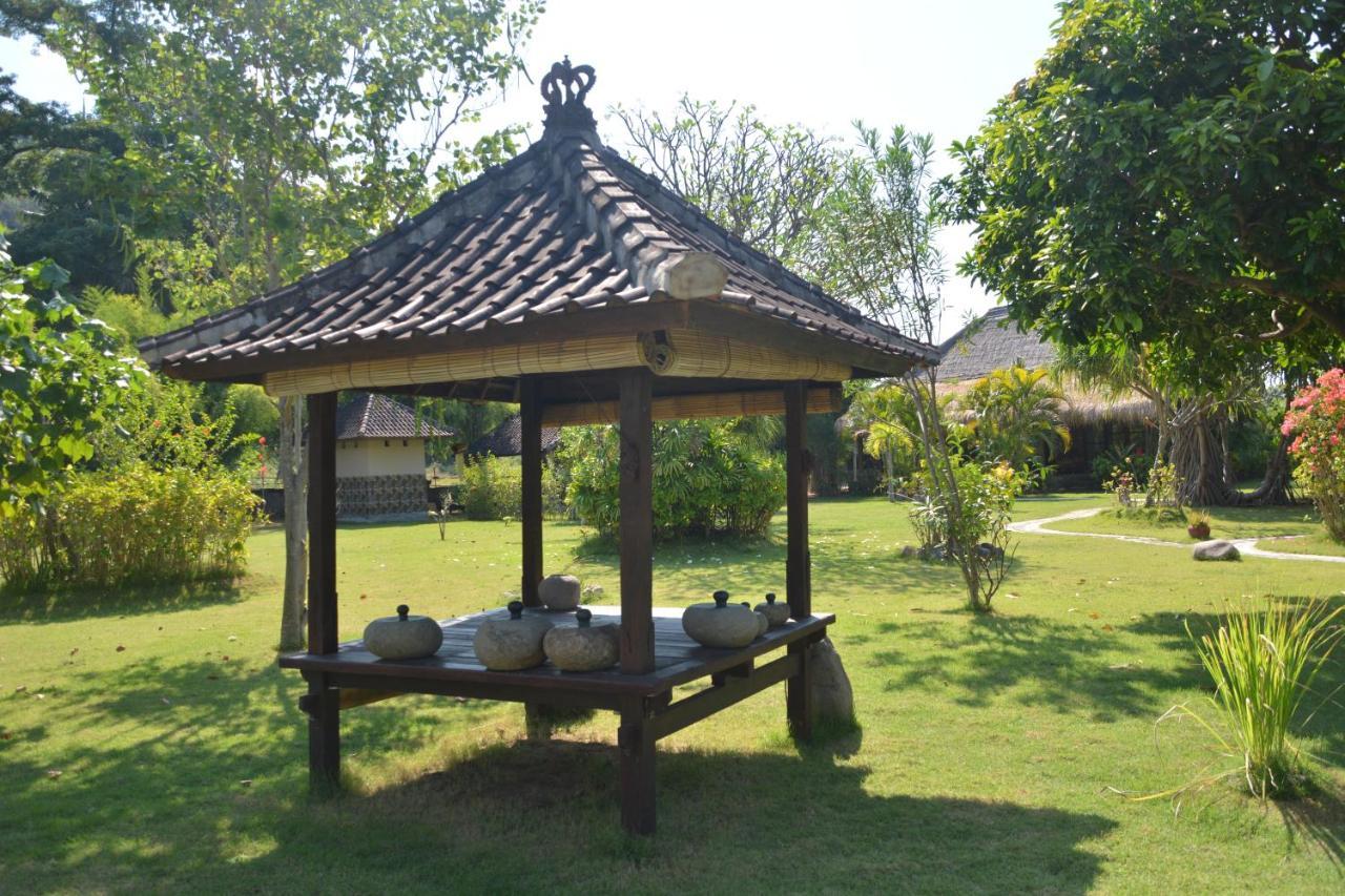 Sunia Loka Bungalows & Dive Center Pemuteran Esterno foto