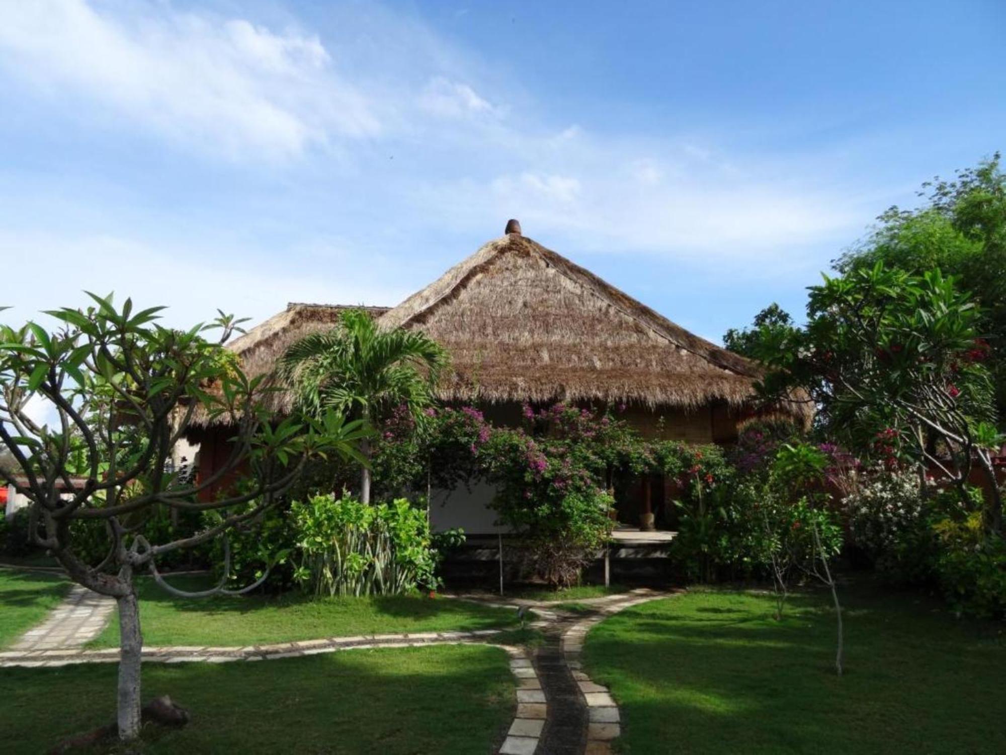 Sunia Loka Bungalows & Dive Center Pemuteran Esterno foto