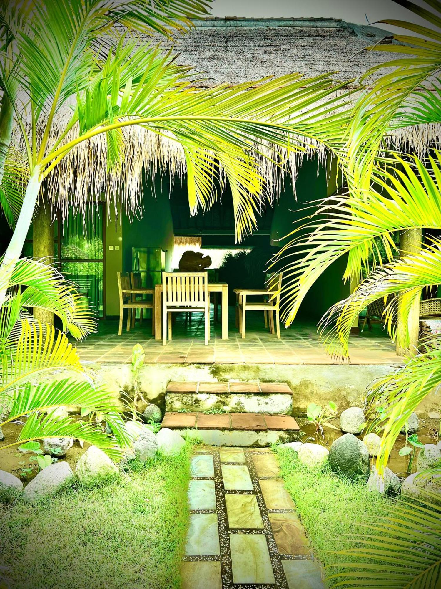Sunia Loka Bungalows & Dive Center Pemuteran Esterno foto