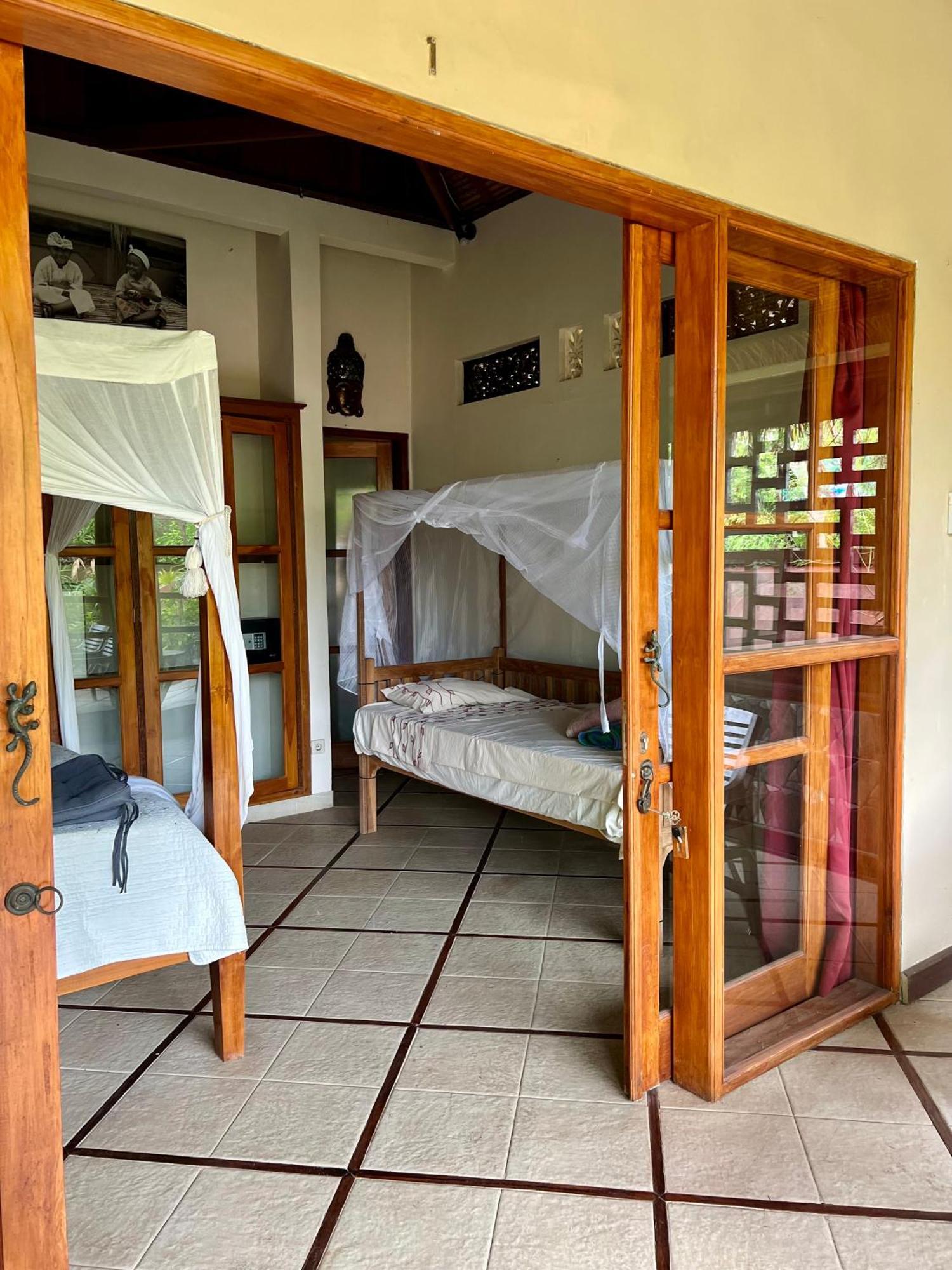 Sunia Loka Bungalows & Dive Center Pemuteran Esterno foto